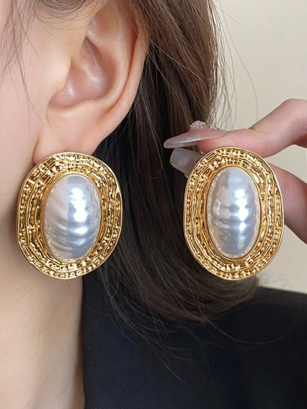 Gold Casual Women's Metal Asymmetrical Ruched Striped Ellipse Pearl Earrings